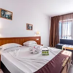 Prestige And Aquapark Hotel