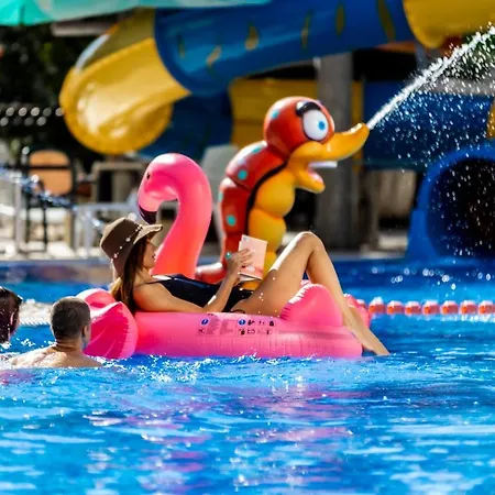 Prestige And Aquapark 호텔 바르나