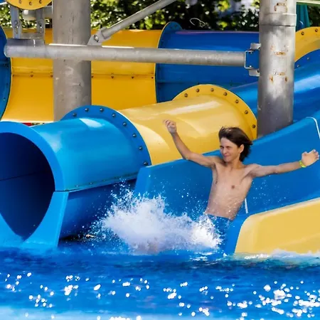 Prestige And Aquapark Otel 4*
