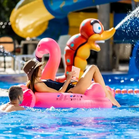 Prestige And Aquapark Otel 4*